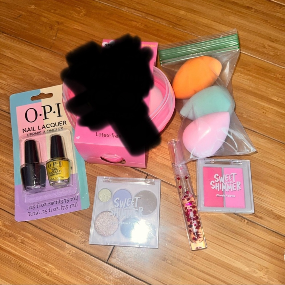 makeup bundle, nails, sponges, blush, shadow, lip